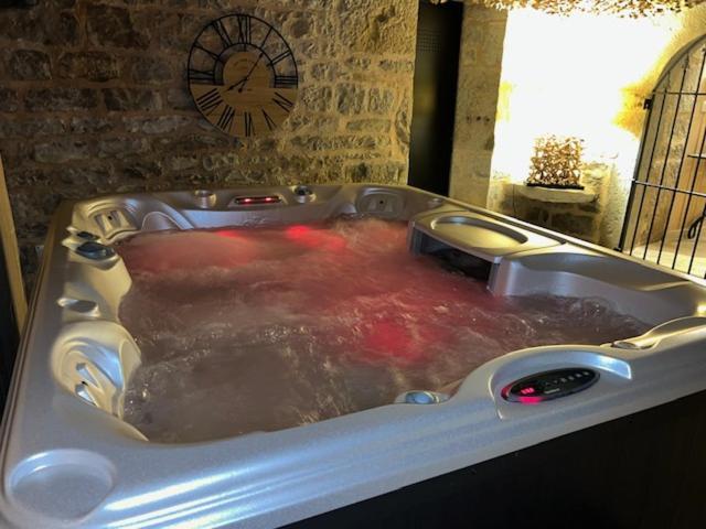 Agreable Chambre D Hote Avec Piscine Et Jacuzzi Thegra Екстер'єр фото